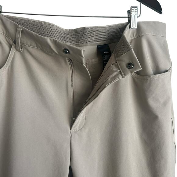 Greg Norman Men Golf Tech Pants 40X20 Beige Pockets Stretch Comfort Leisure - Picture 7 of 12